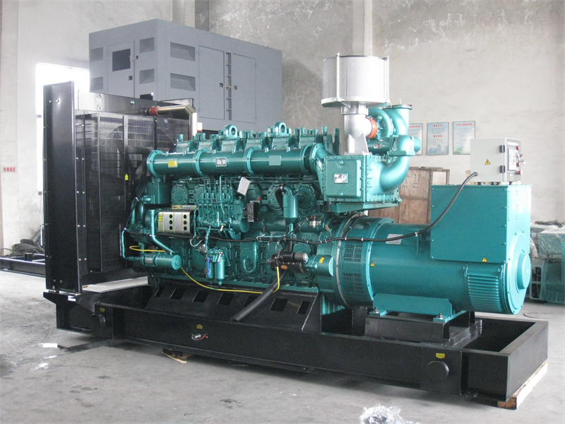 内乡200KW 柴油发电机的油耗是多少?