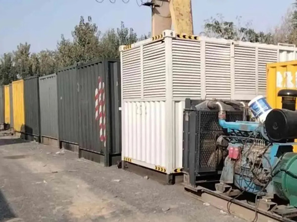 内乡200KW柴油发电机机组每小时油耗是多少？